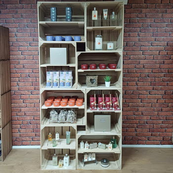 Crate-2-Shelves-Dressed-front-EA