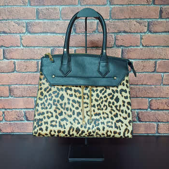 G111-BLK-Dressed-Front-Insitu-EA